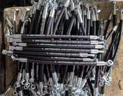 Vilken typ av smörjmedel kan användas på en gummislang för motorn?